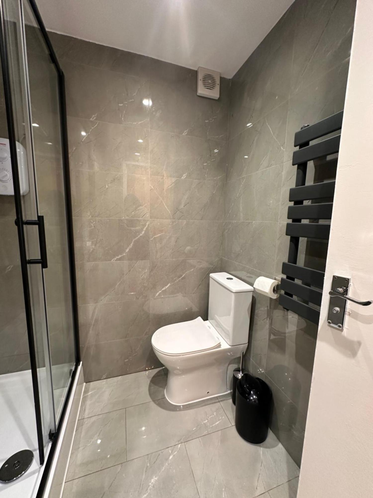 B - Newley Renovated Private Self-Contained Room In A Shared Apartment In Birmingham City Centre Luaran gambar